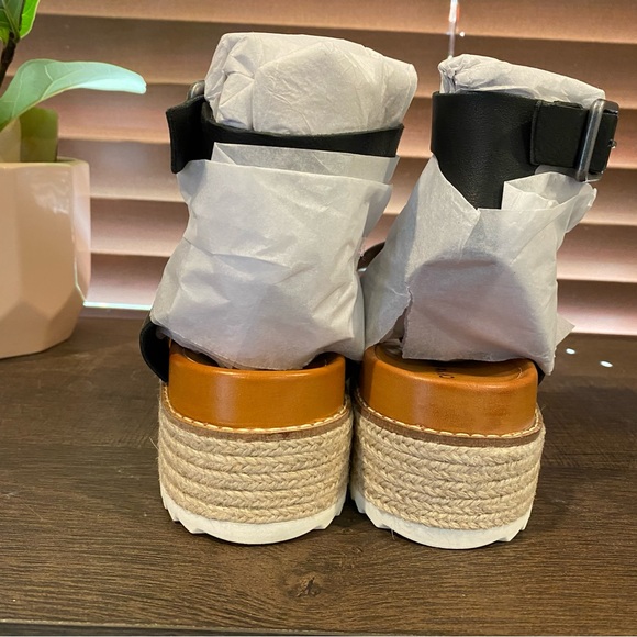 NIB Lucky Brand Women's Itolva Wedge Sandal in Black - US size 6M - Picture 5 of 8